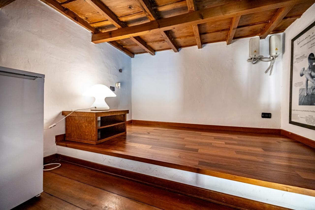 Yid Laura Apartment *