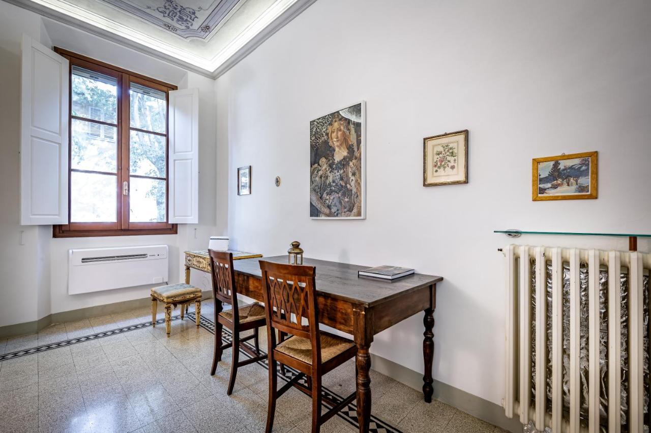 Yid Laura Apartment *